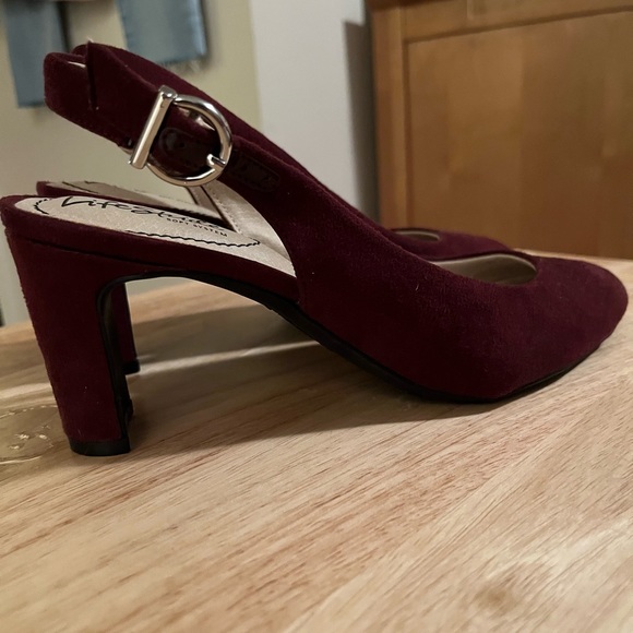 Life Stride Burgundy Heels - Picture 3 of 7